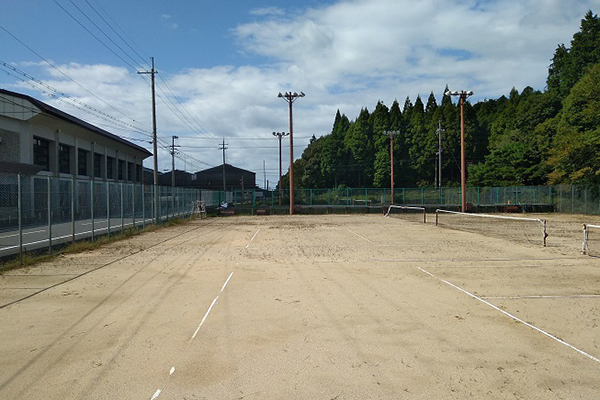 土山テニスコートの画像