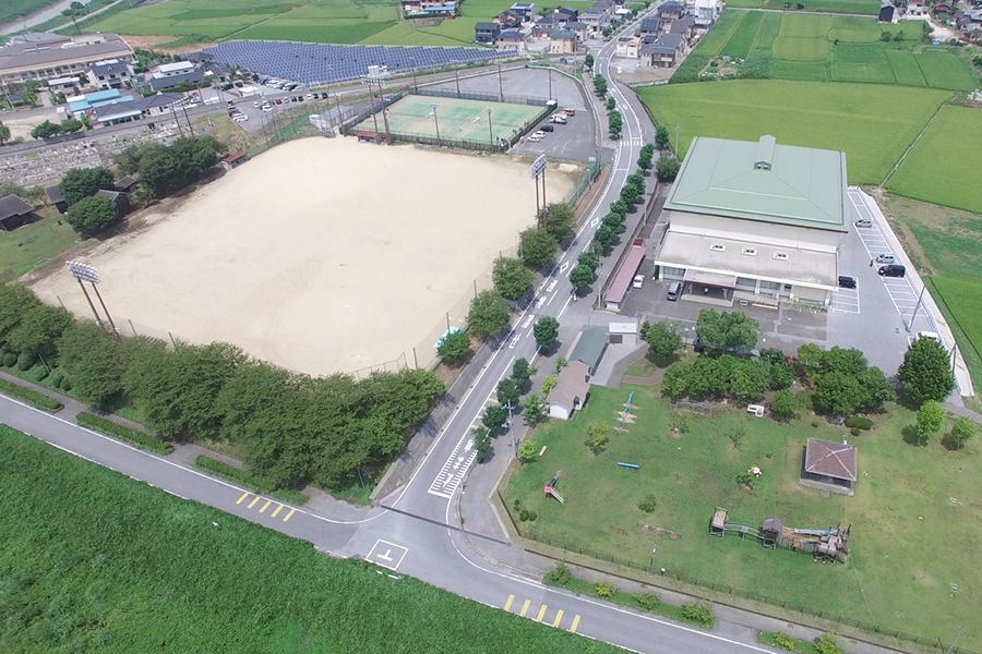豊郷スポーツ公園（豊郷町民体育館、多目的運動場、テニスコート、グラウンドゴルフ場）の画像