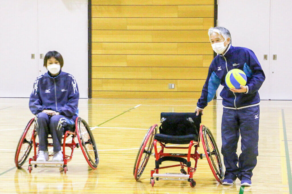 滋賀県立障害者福祉センターの増田圭亮副所長と外池涼子さん
